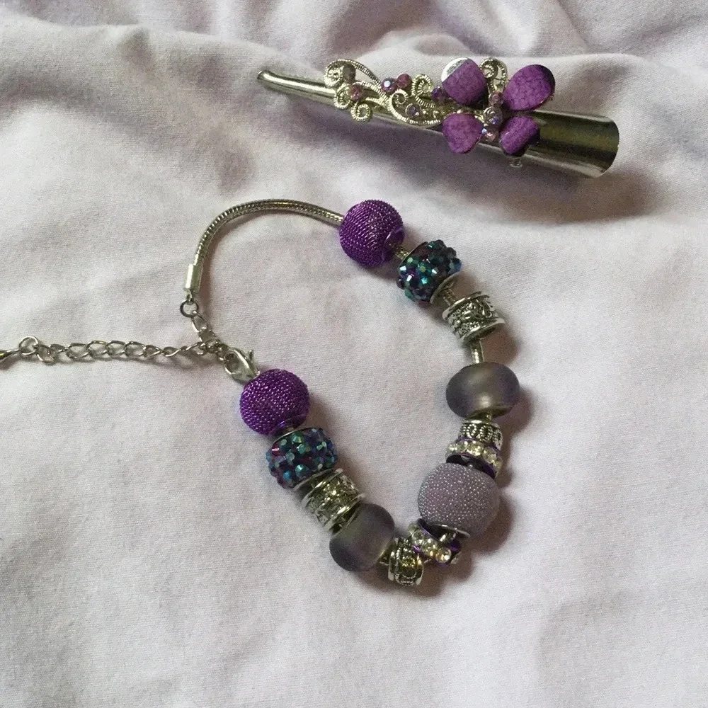 Purple‎ bracelet w/hair clip